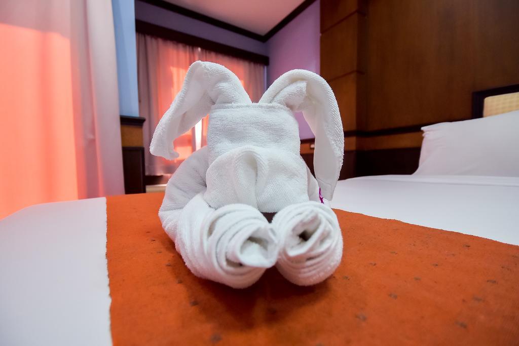 Season Palace Huahin Hotel Petchaburi Esterno foto