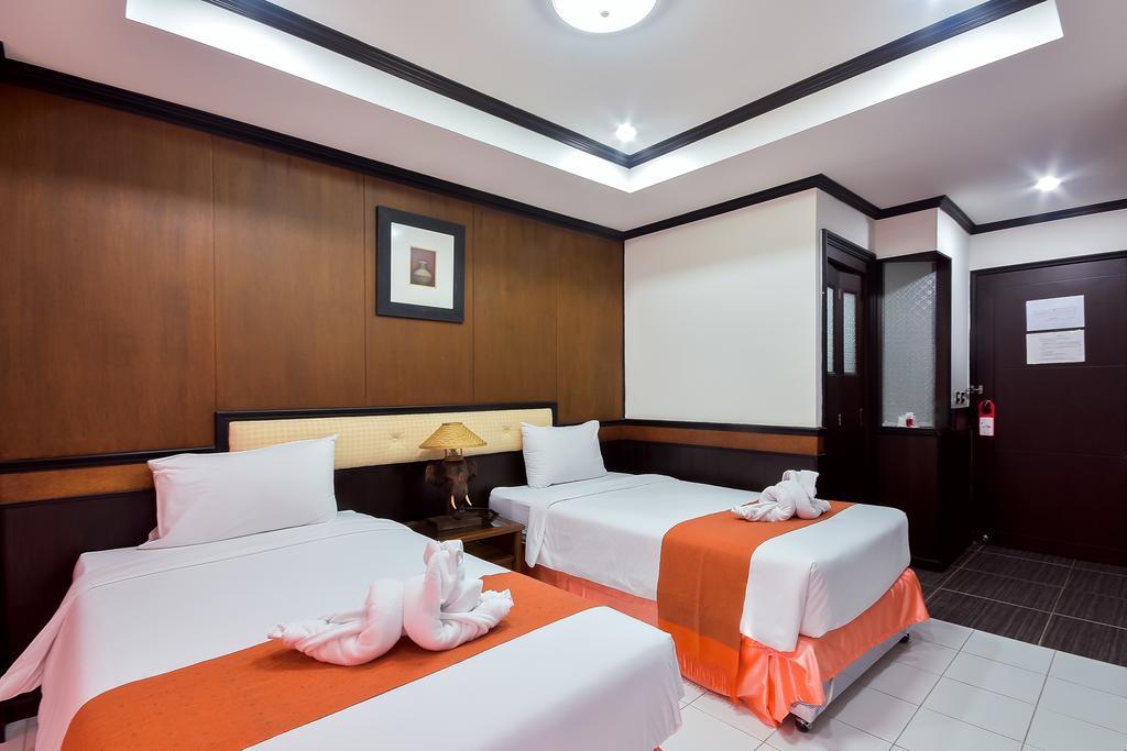 Season Palace Huahin Hotel Petchaburi Esterno foto