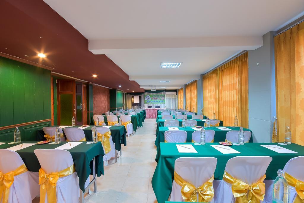 Season Palace Huahin Hotel Petchaburi Esterno foto