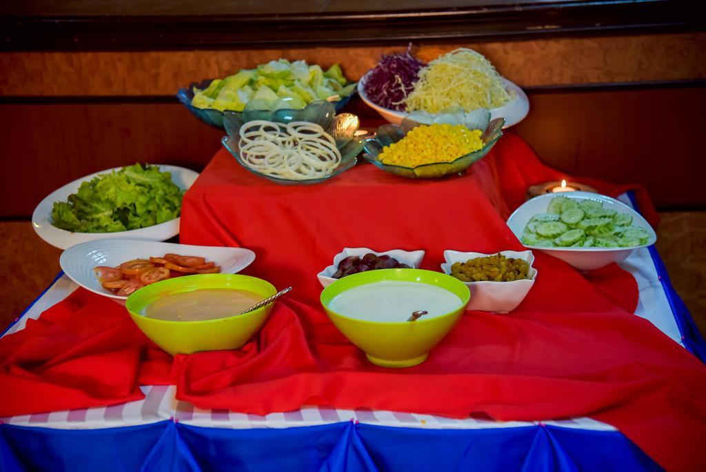 Season Palace Huahin Hotel Petchaburi Esterno foto