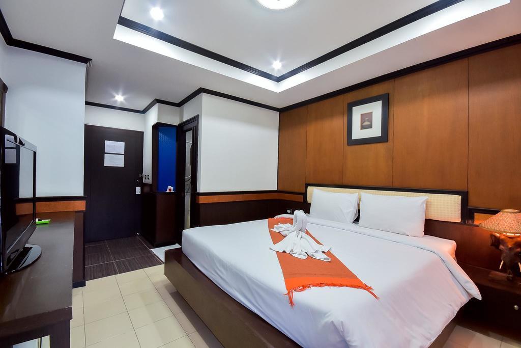Season Palace Huahin Hotel Petchaburi Esterno foto