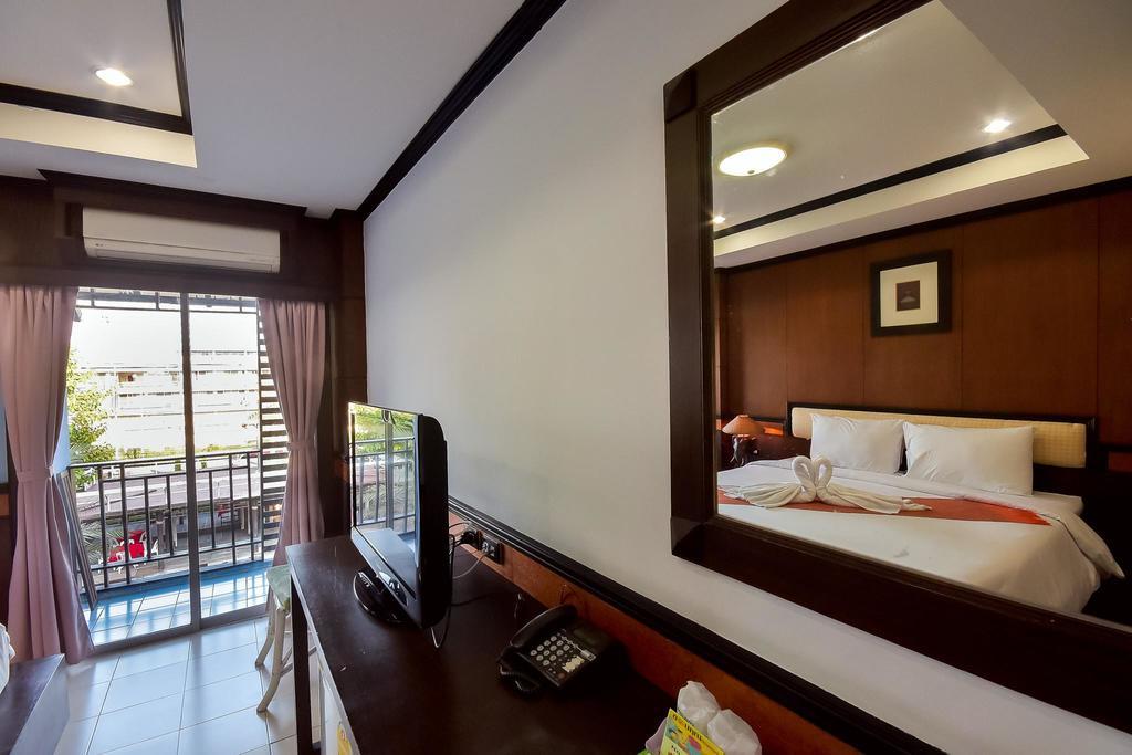 Season Palace Huahin Hotel Petchaburi Esterno foto