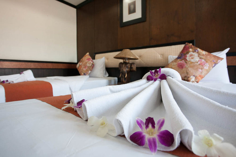 Season Palace Huahin Hotel Petchaburi Esterno foto