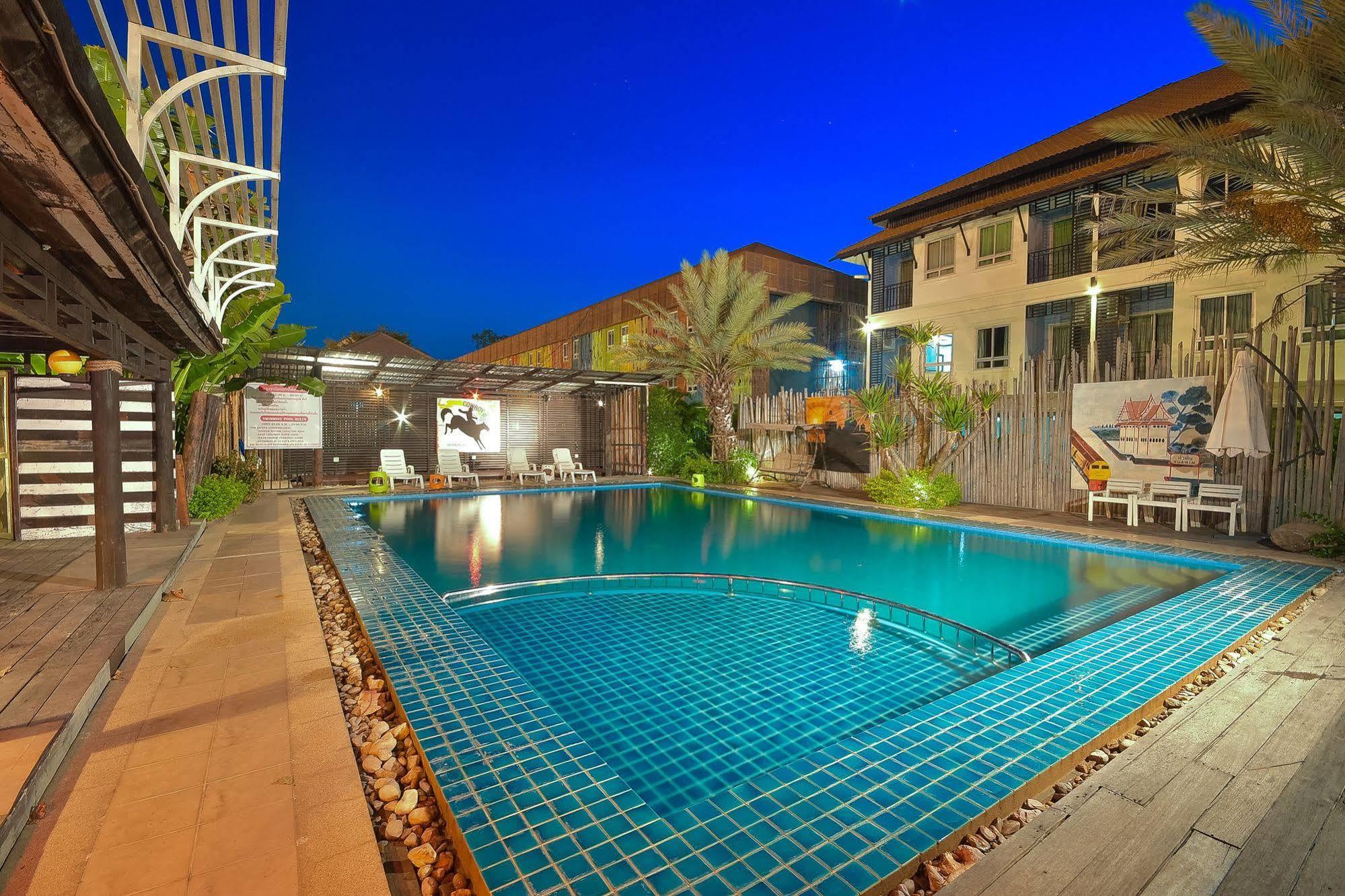 Season Palace Huahin Hotel Petchaburi Esterno foto