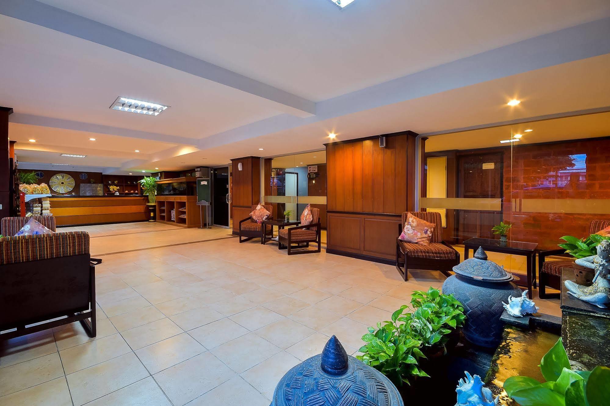 Season Palace Huahin Hotel Petchaburi Esterno foto
