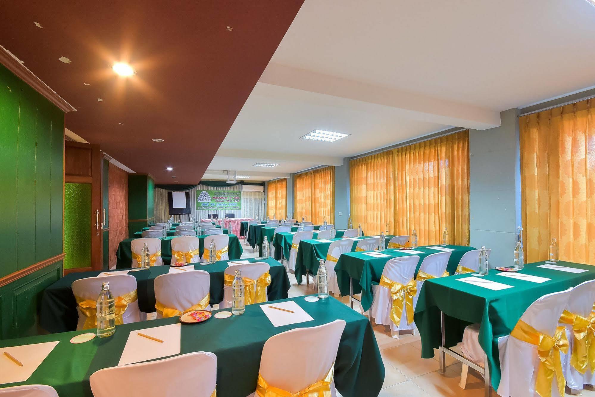 Season Palace Huahin Hotel Petchaburi Esterno foto